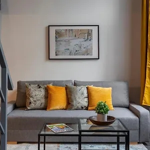 Deluxe By Bella Budapest